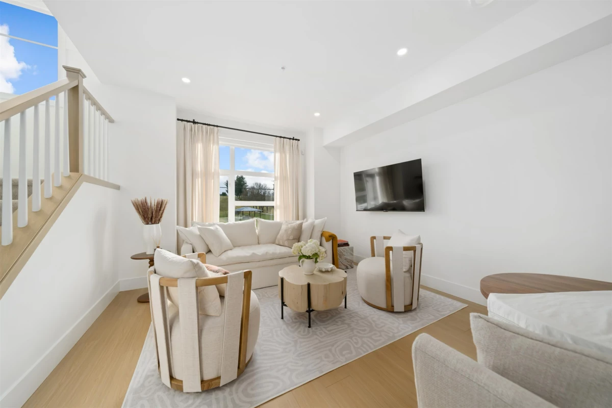 Kitchen Island Photo of 8 32929 Cherry Avenue, Mission, BC