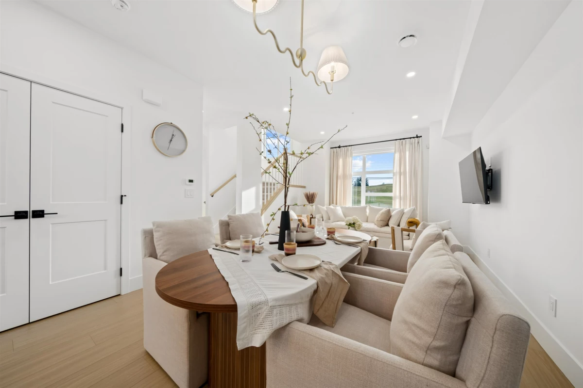 Primary Bathroom Photo of 8 32929 Cherry Avenue, Mission, BC