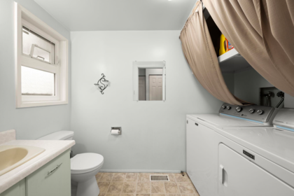 Walk-In Closet Photo of 14 3046 Coast Meridian Road, Port Coquitlam, BC