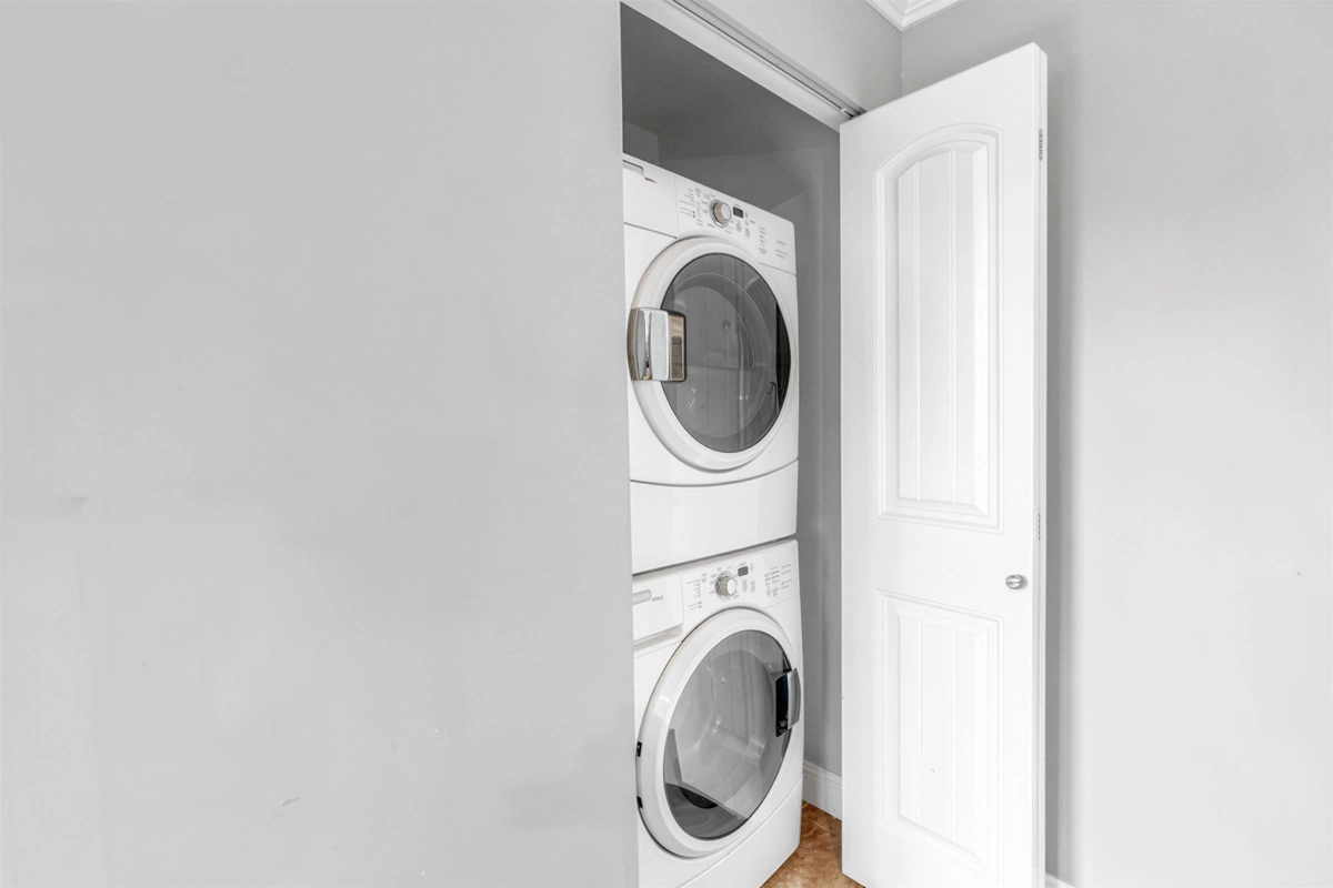 Breakfast Nook Photo of 3 7840 Garden City Road, Richmond, BC