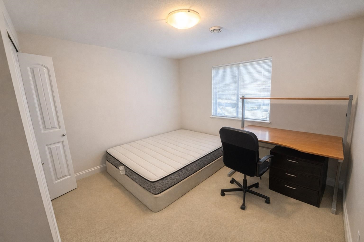 Primary Bathroom Photo of 3 7840 Garden City Road, Richmond, BC