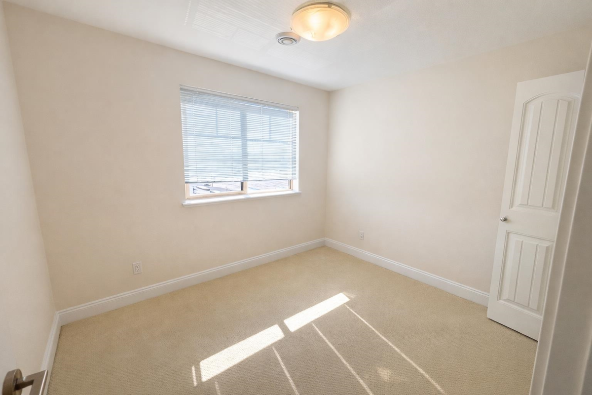 Walk-In Closet Photo of 3 7840 Garden City Road, Richmond, BC