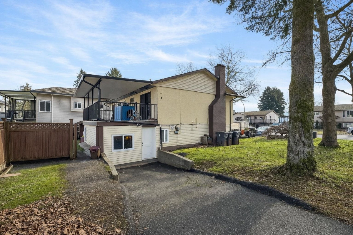 Community Amenities Photo (Clubhouse) of 12959 Carluke Crescent, Surrey, BC