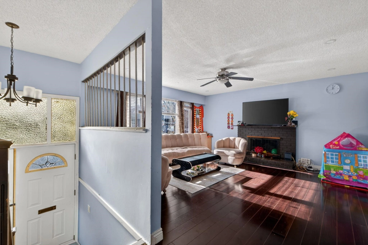Dining Area Photo of 12959 Carluke Crescent, Surrey, BC