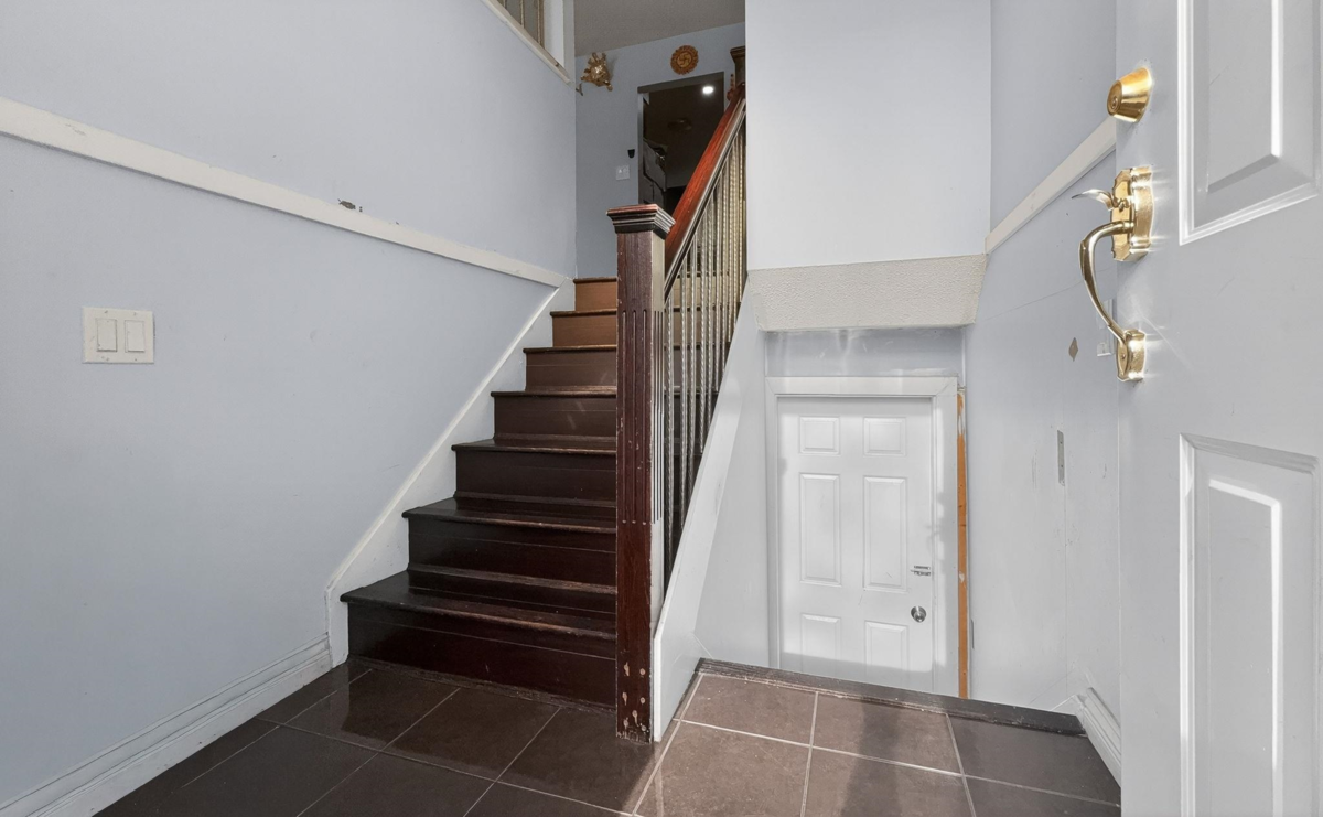 Family Room Photo of 12959 Carluke Crescent, Surrey, BC