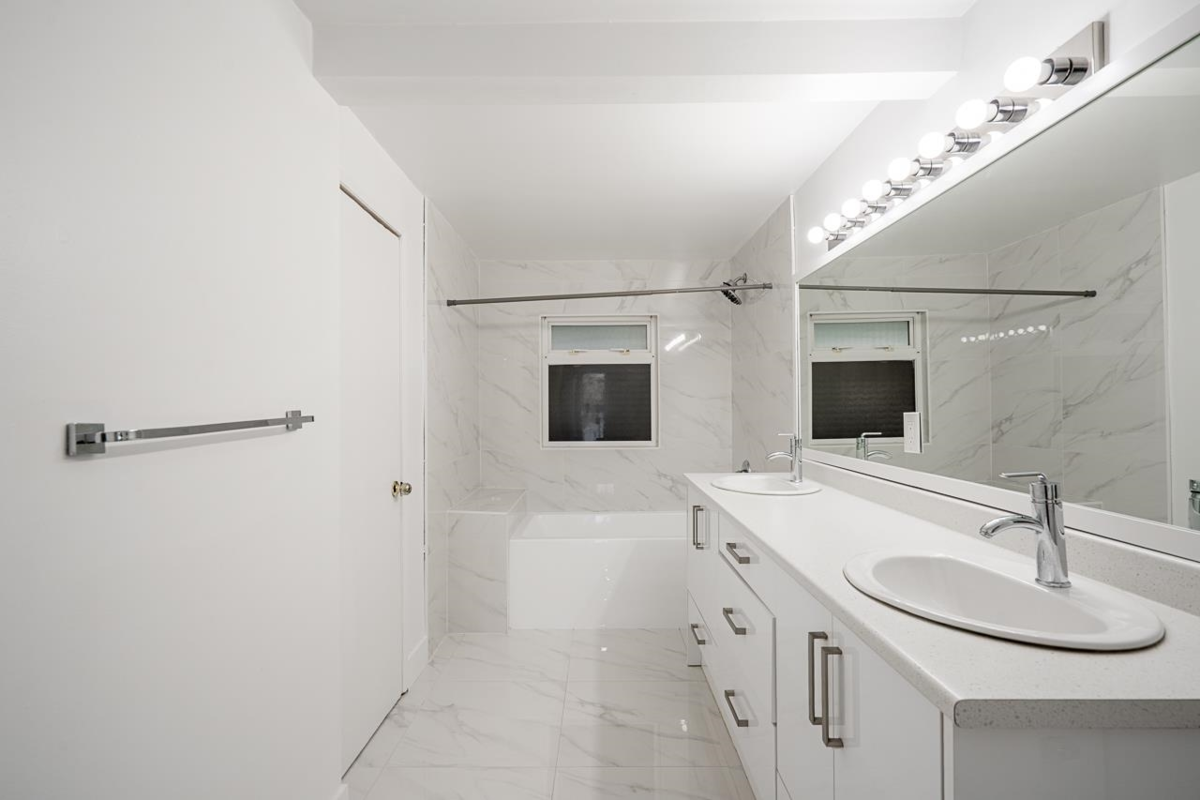 Guest Bathroom Photo of 13728 112 Avenue, Surrey, BC