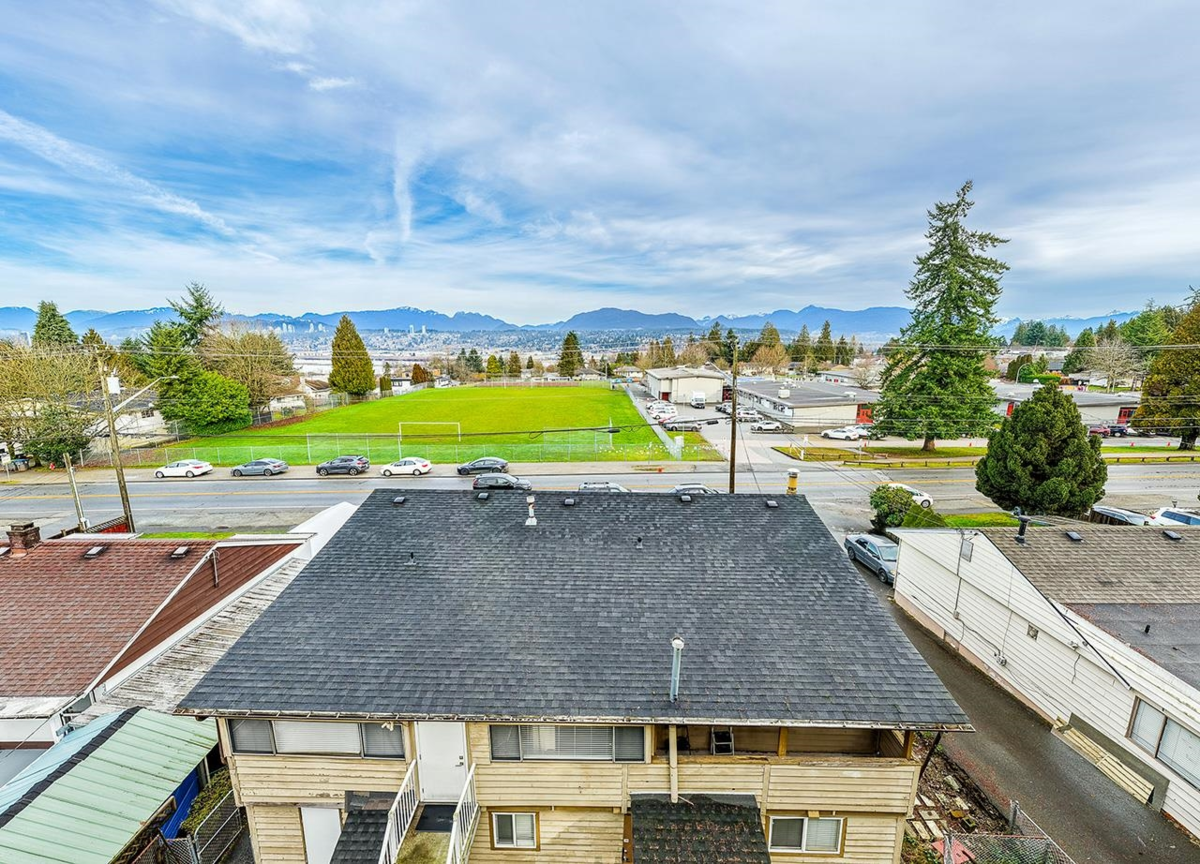 Living Room Photo of 13728 112 Avenue, Surrey, BC