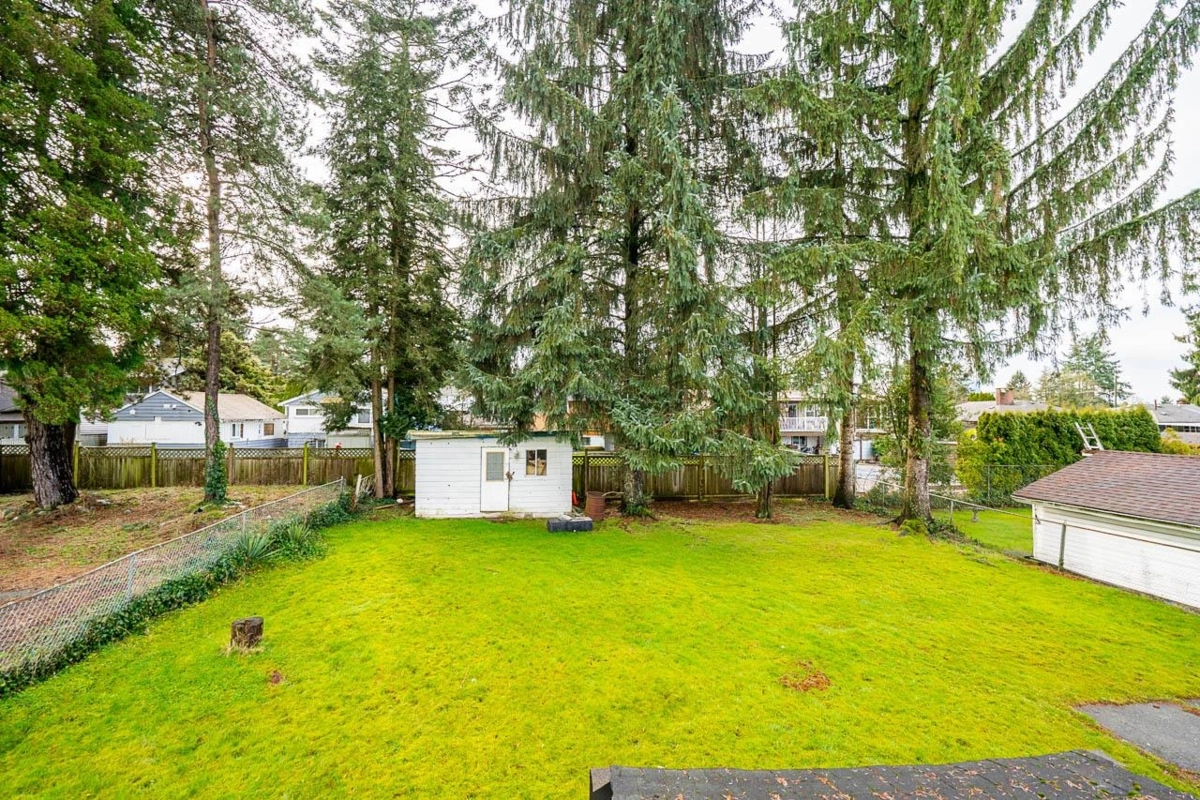 Outdoor Kitchen Photo of 13728 112 Avenue, Surrey, BC