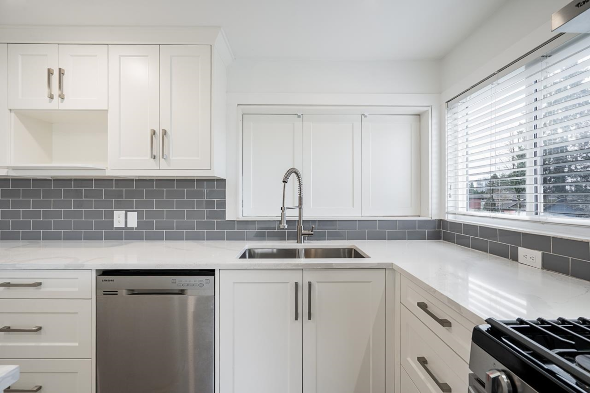 Powder Room Photo of 13728 112 Avenue, Surrey, BC