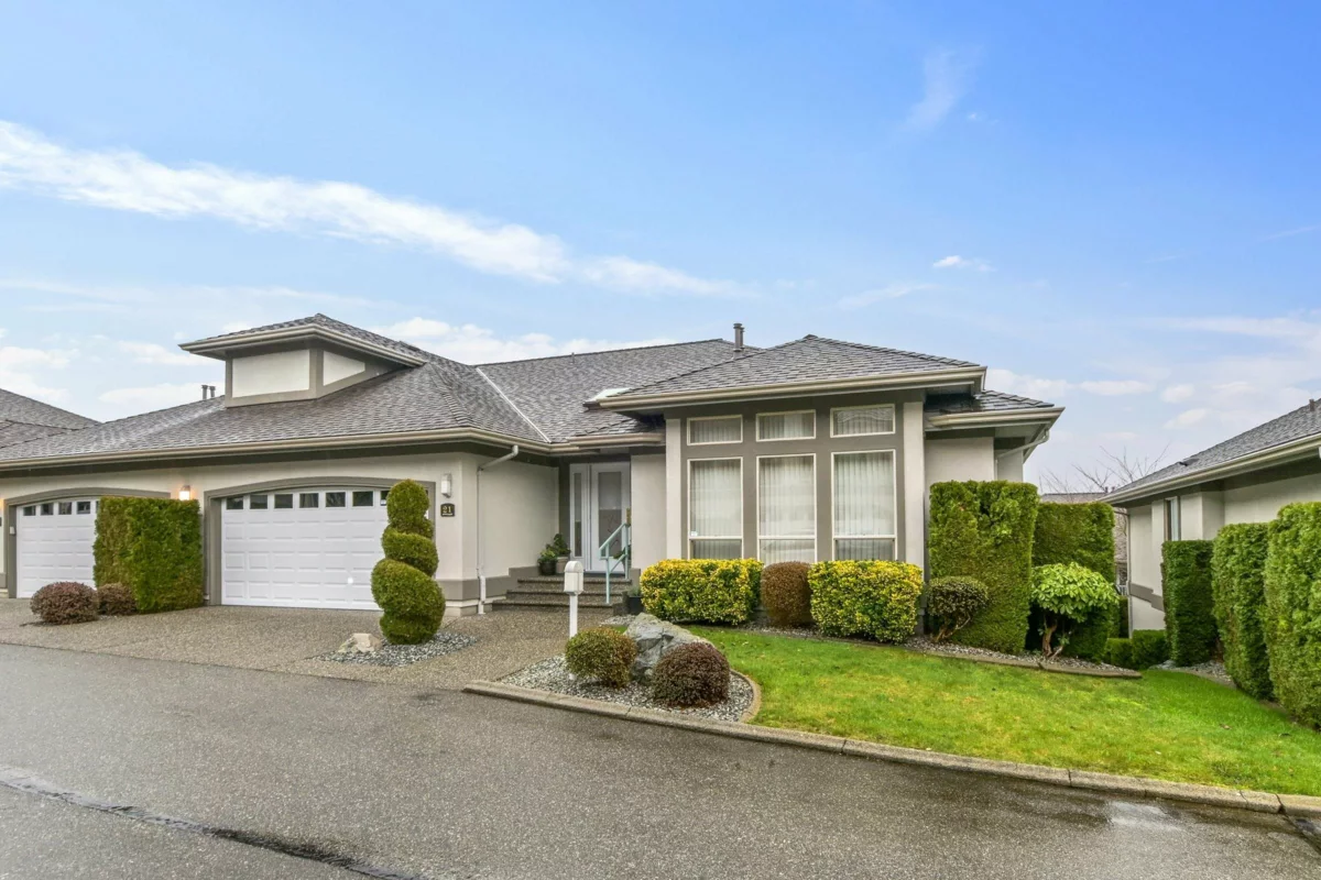 Living Room Photo of 21 3555 Blue Jay Street, Abbotsford, BC