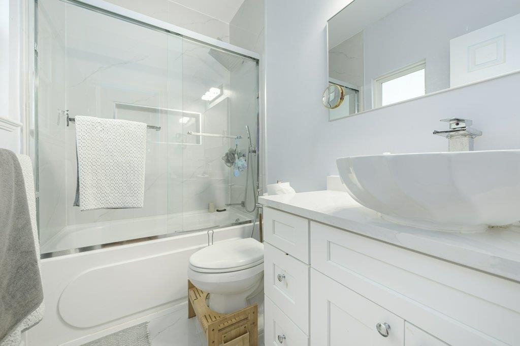 Basement Recreation Room Photo of 1598 Manning Avenue, Port Coquitlam, BC