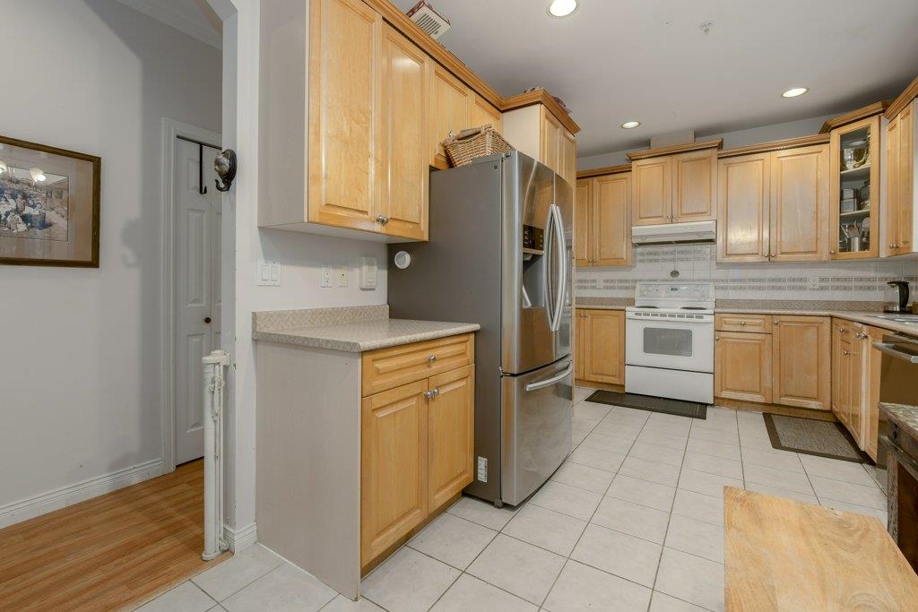 Breakfast Nook Photo of 1598 Manning Avenue, Port Coquitlam, BC