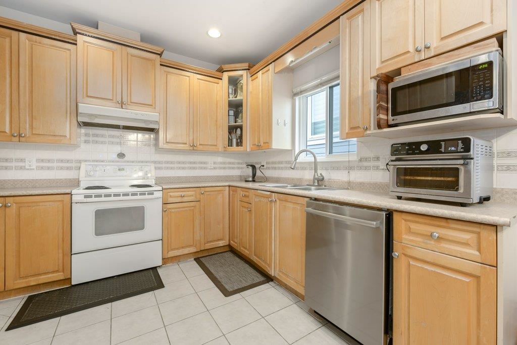 Pantry Photo of 1598 Manning Avenue, Port Coquitlam, BC