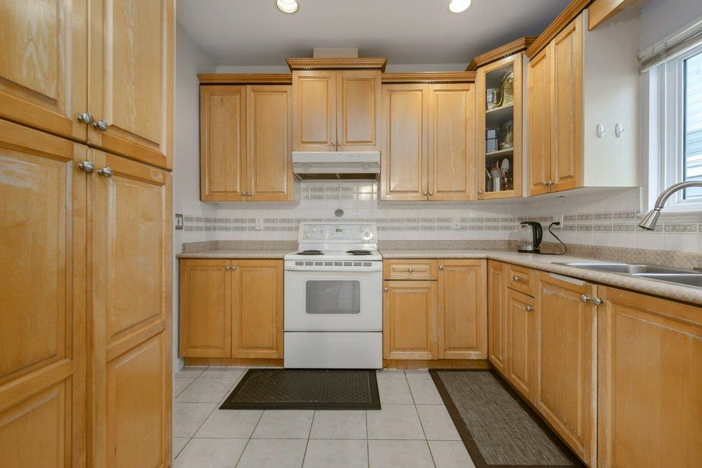 Primary Bedroom Photo of 1598 Manning Avenue, Port Coquitlam, BC