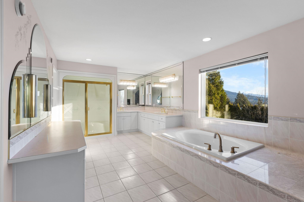 Basement Recreation Room Photo of 1501 Parkway Boulevard, Coquitlam, BC