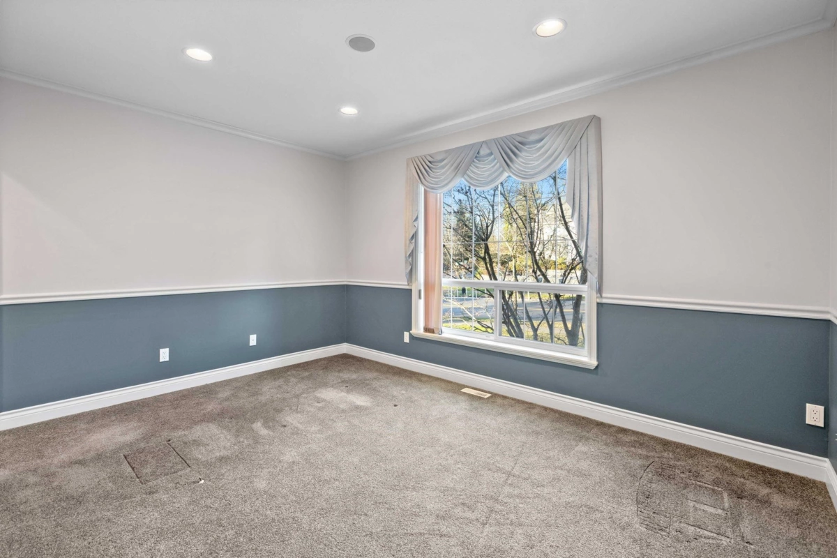 Bedroom 2 Photo of 1501 Parkway Boulevard, Coquitlam, BC
