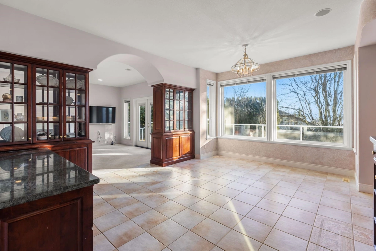 Kitchen Island Photo of 1501 Parkway Boulevard, Coquitlam, BC
