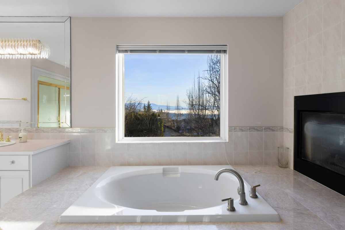 Mudroom Photo of 1501 Parkway Boulevard, Coquitlam, BC