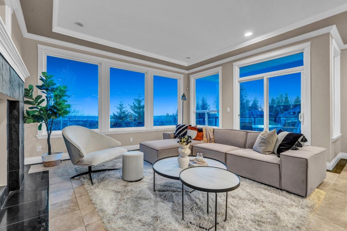 Breakfast Nook Photo of 3126 Silverthrone Drive, Coquitlam, BC