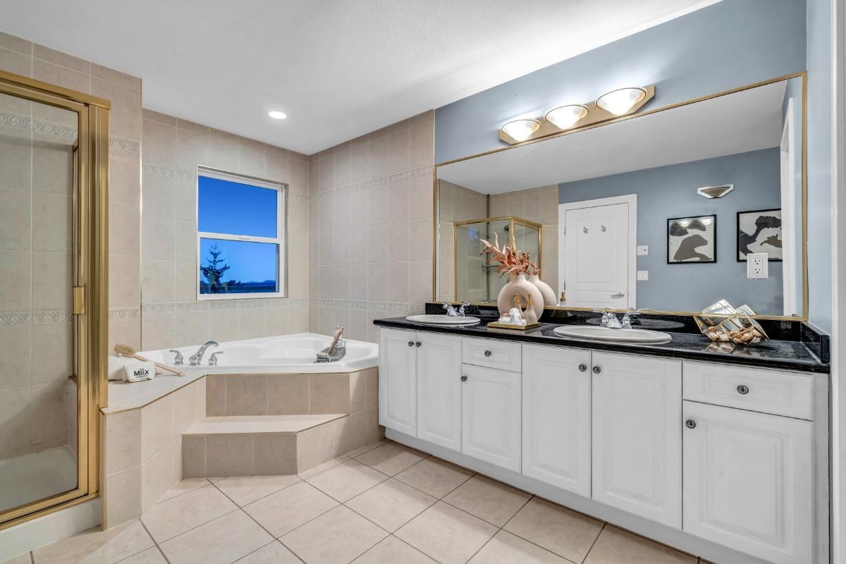 Mudroom Photo of 3126 Silverthrone Drive, Coquitlam, BC