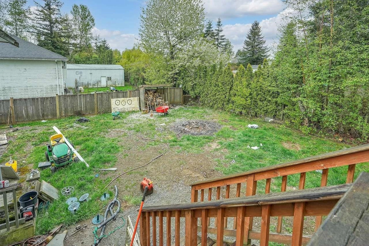 Guest Bathroom Photo of 8699 Dewdney Trunk Road, Mission, BC