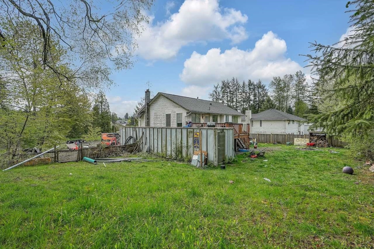 Hallway Photo of 8699 Dewdney Trunk Road, Mission, BC