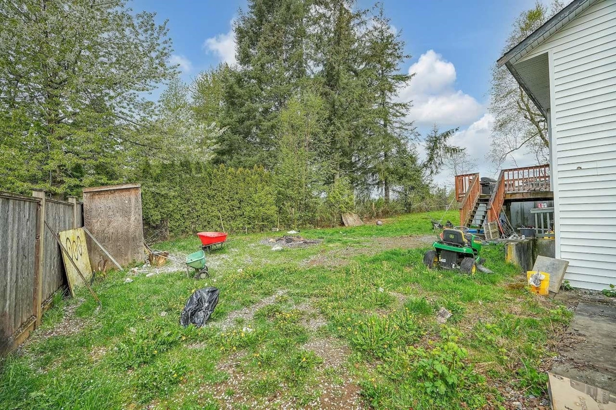 Laundry Room Photo of 8699 Dewdney Trunk Road, Mission, BC
