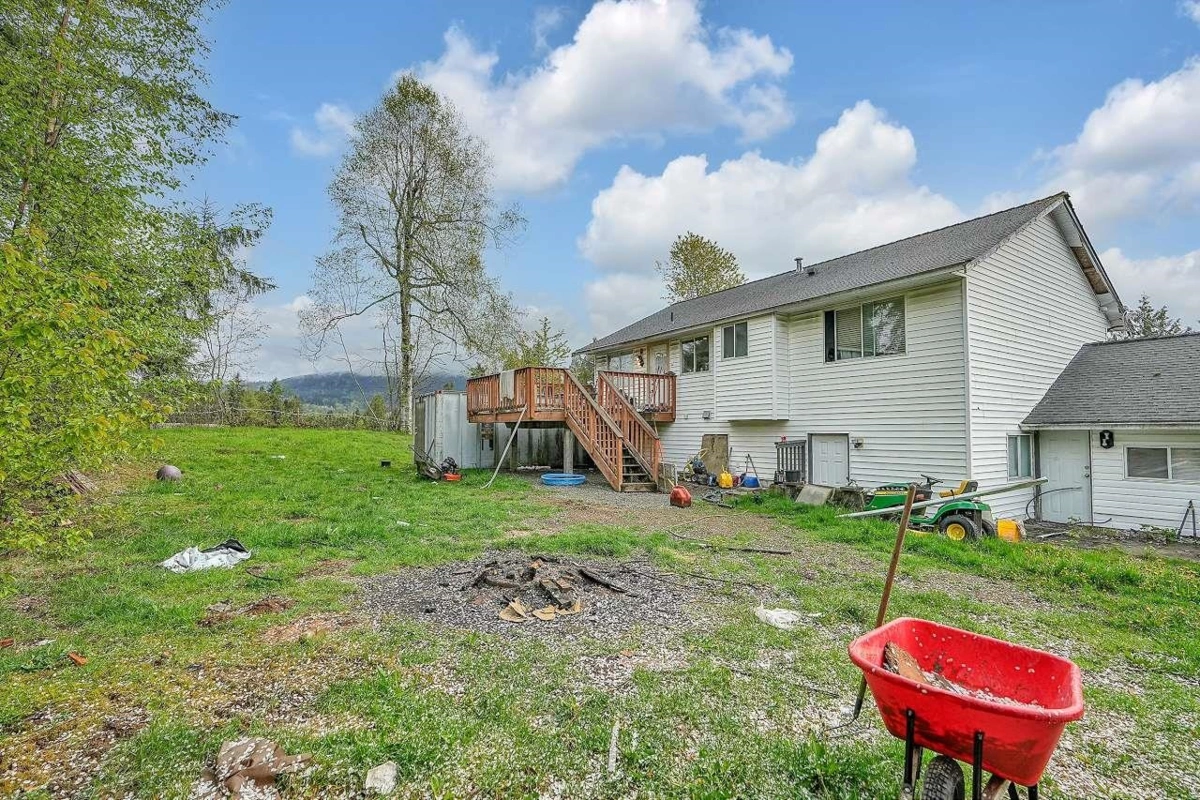 Mudroom Photo of 8699 Dewdney Trunk Road, Mission, BC
