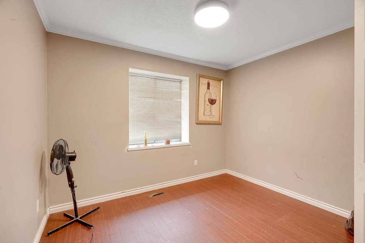 Walk-In Closet Photo of 8699 Dewdney Trunk Road, Mission, BC