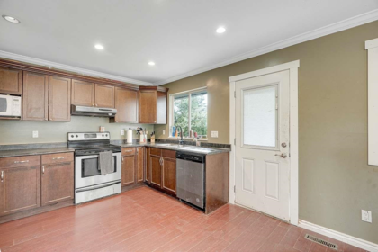 8699 Dewdney Trunk Road, Mission, BC, Mission — Single Family Residence for sale