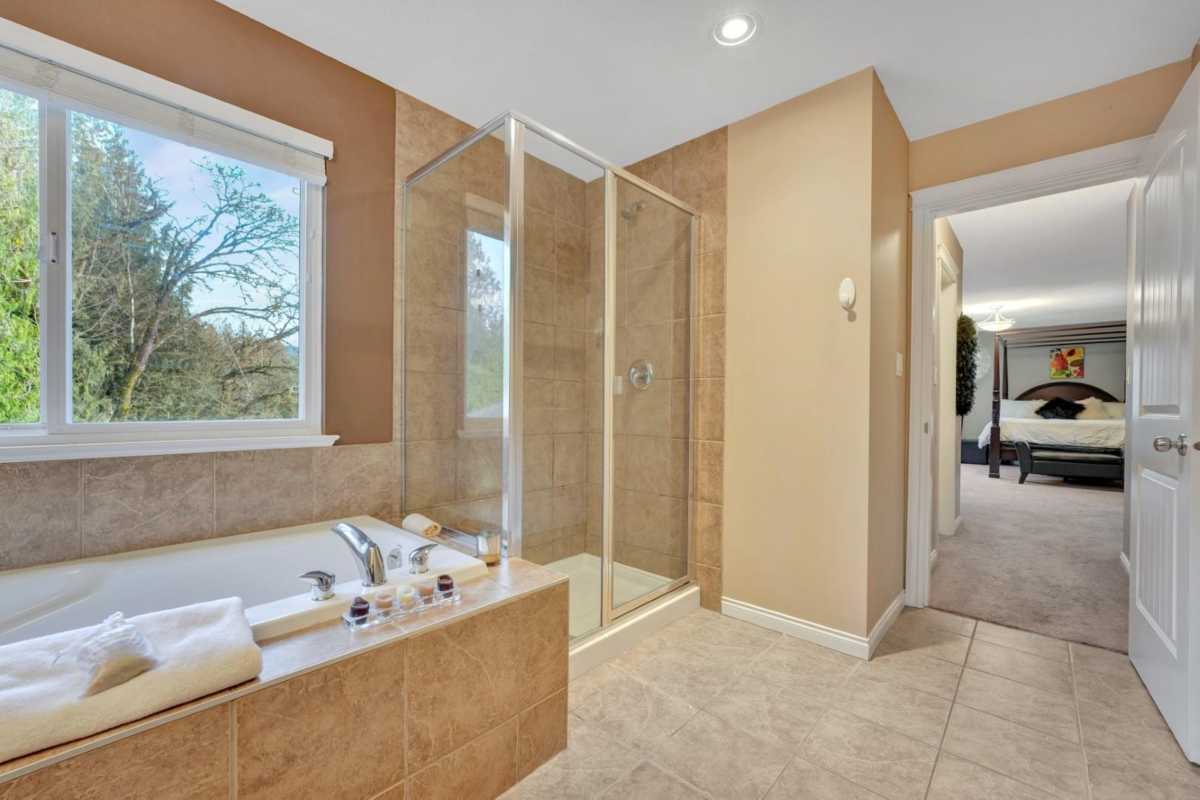 Basement Recreation Room Photo of 11378 240a Street, Maple Ridge, BC