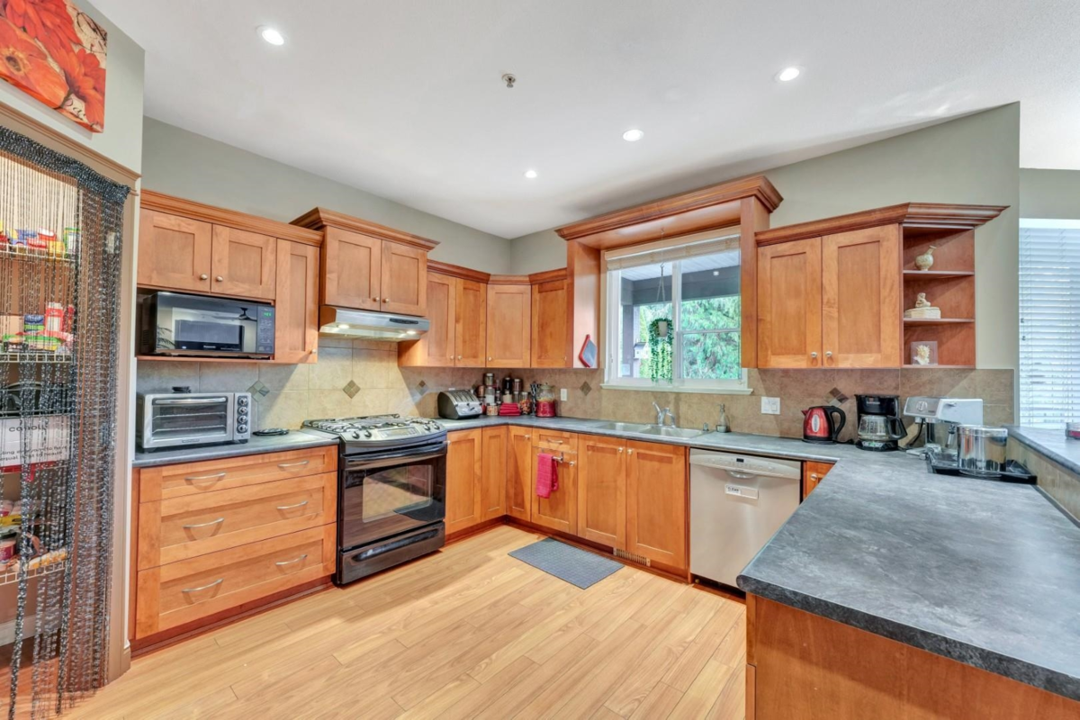 Dining Area Photo of 11378 240a Street, Maple Ridge, BC