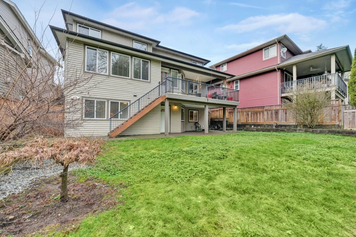 Hot Tub / Spa Photo of 11378 240a Street, Maple Ridge, BC