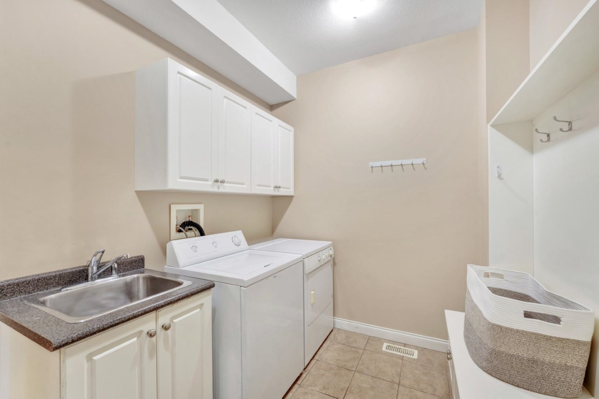 Primary Bathroom Photo of 11378 240a Street, Maple Ridge, BC