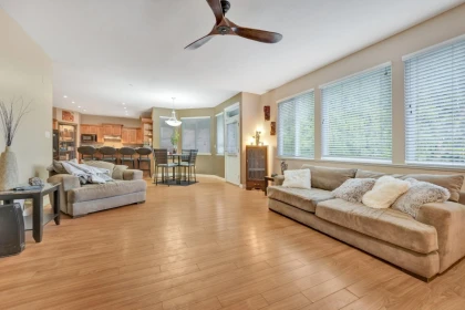 Breakfast Nook Photo of 11378 240a Street, Maple Ridge, BC