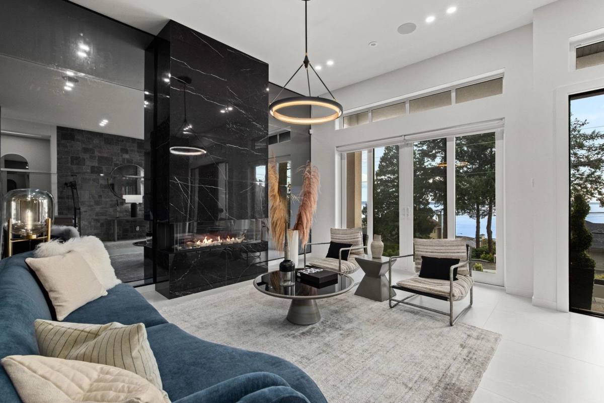 Dining Area Photo of 13169 Marine Drive, Surrey, BC