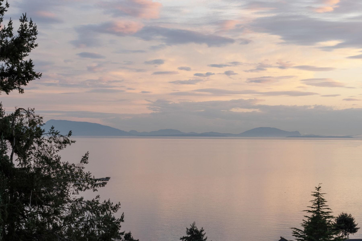 Hallway Photo of 13169 Marine Drive, Surrey, BC