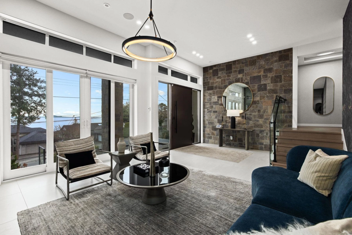 Kitchen Photo of 13169 Marine Drive, Surrey, BC