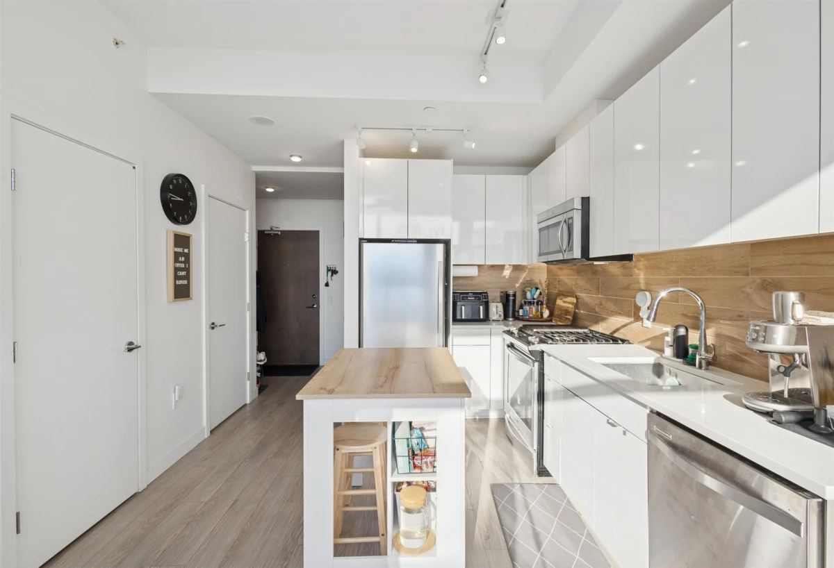 Dining Area Photo of 208 200 Nelson's Crescent, New Westminster, BC