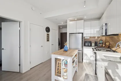 Kitchen Photo of 208 200 Nelson's Crescent, New Westminster, BC