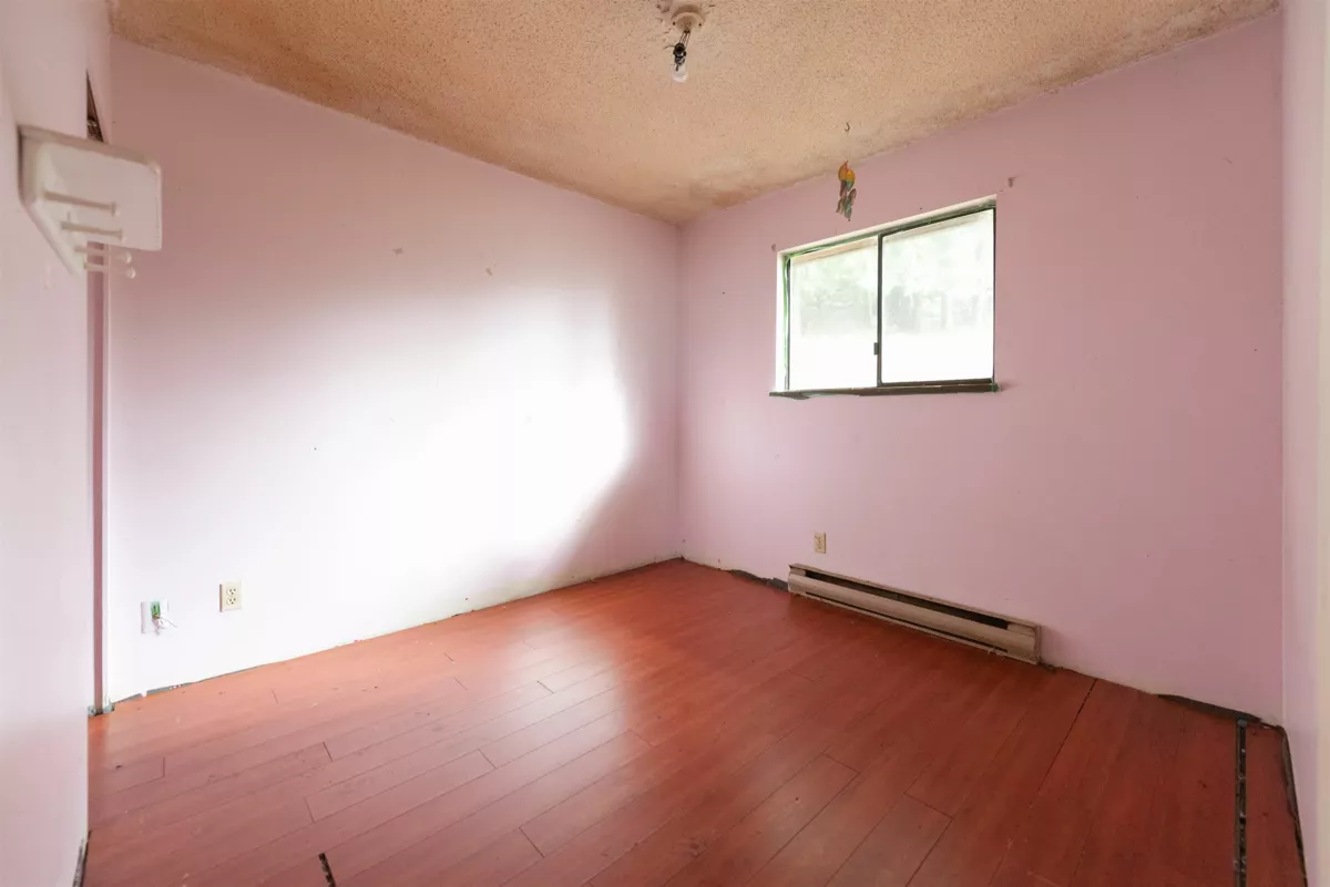 Breakfast Nook Photo of 12928 Jesse Road, Madeira Park, BC