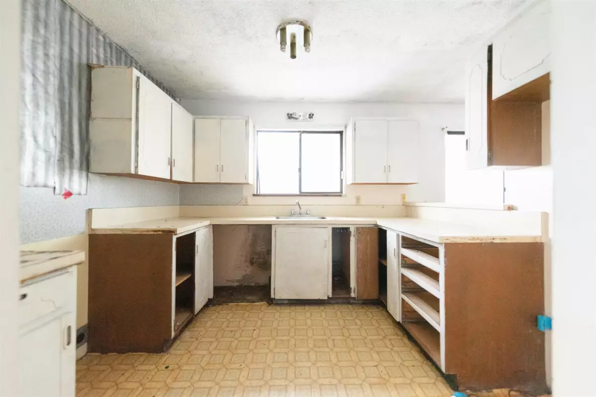 Kitchen Photo of 12928 Jesse Road, Madeira Park, BC
