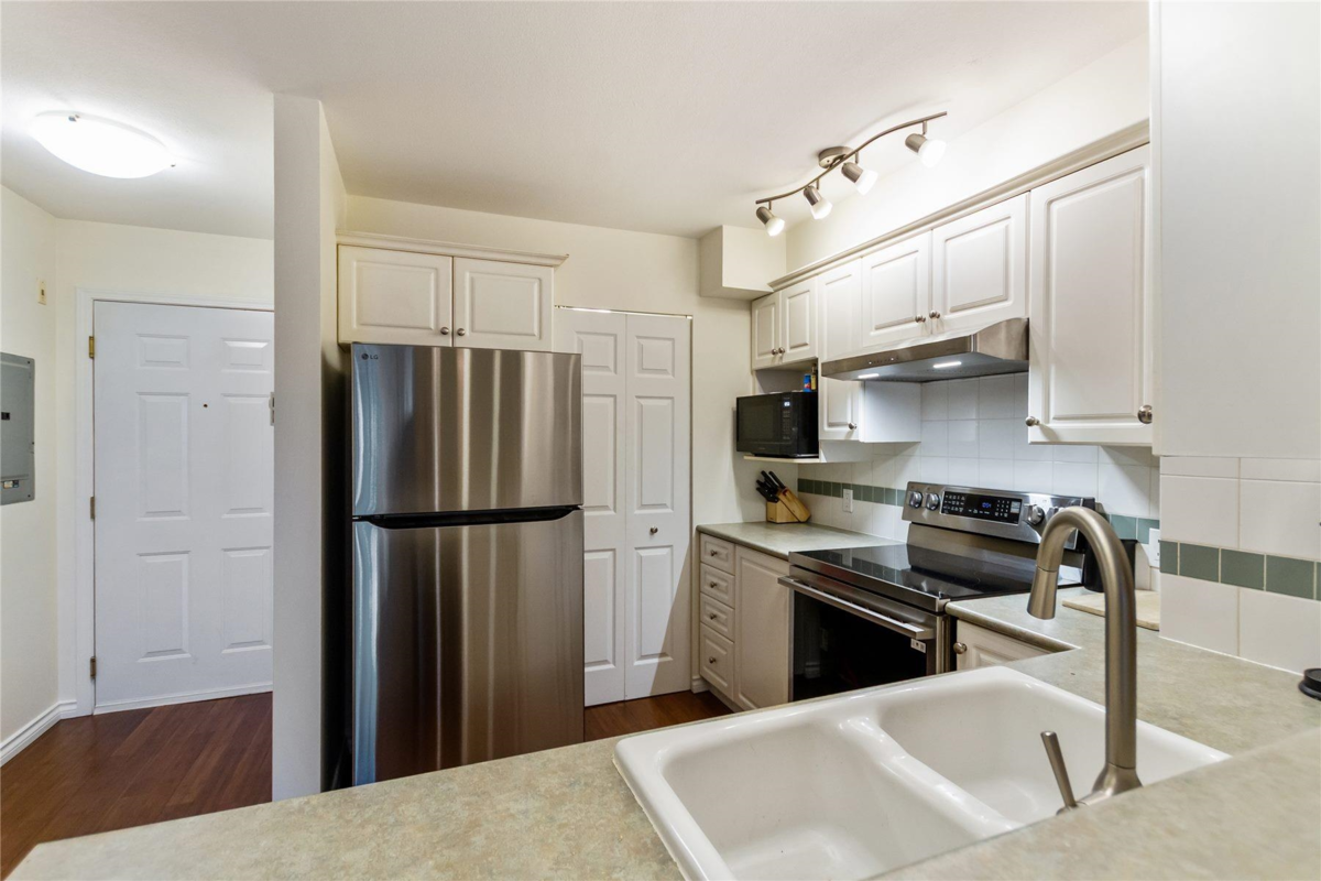Breakfast Nook Photo of 204 155 E 3rd Street, North Vancouver, BC