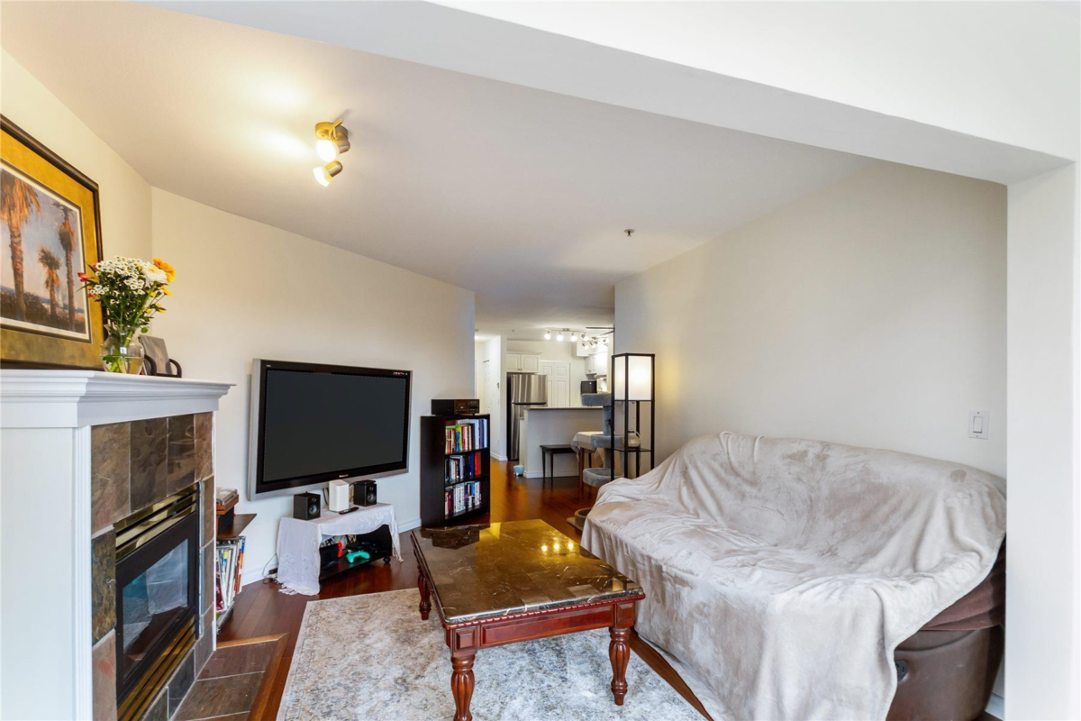Dining Area Photo of 204 155 E 3rd Street, North Vancouver, BC