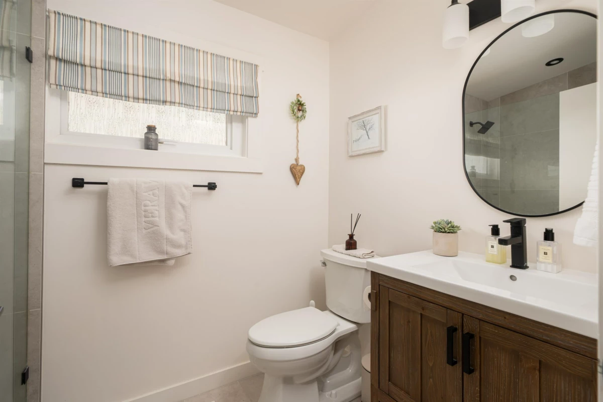 Laundry Room Photo of 3642 Sykes Road, North Vancouver, BC