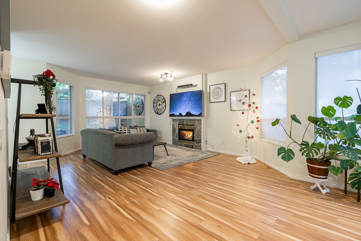 Dining Area Photo of 74 20881 87 Avenue, Langley, BC