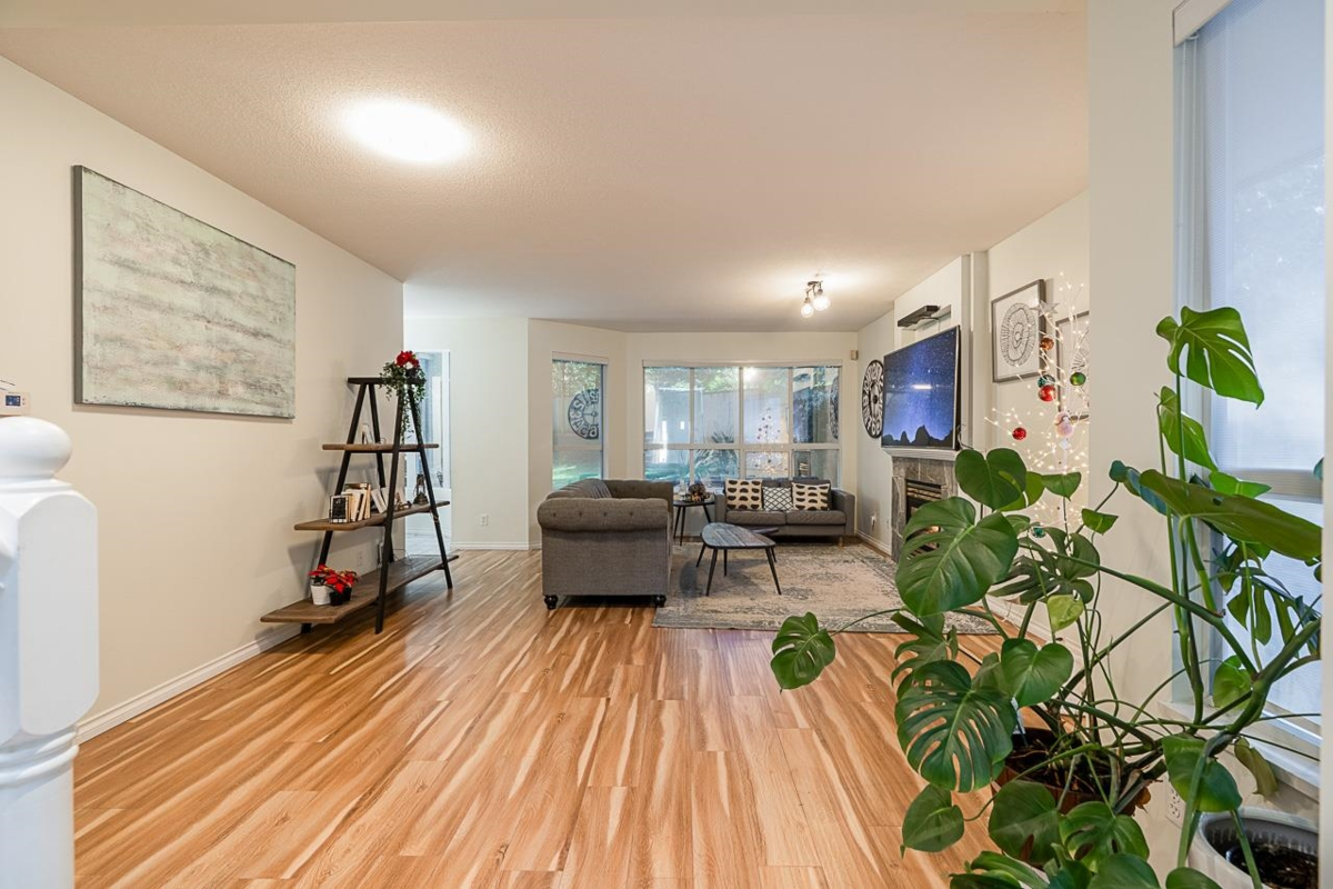 Kitchen Island Photo of 74 20881 87 Avenue, Langley, BC