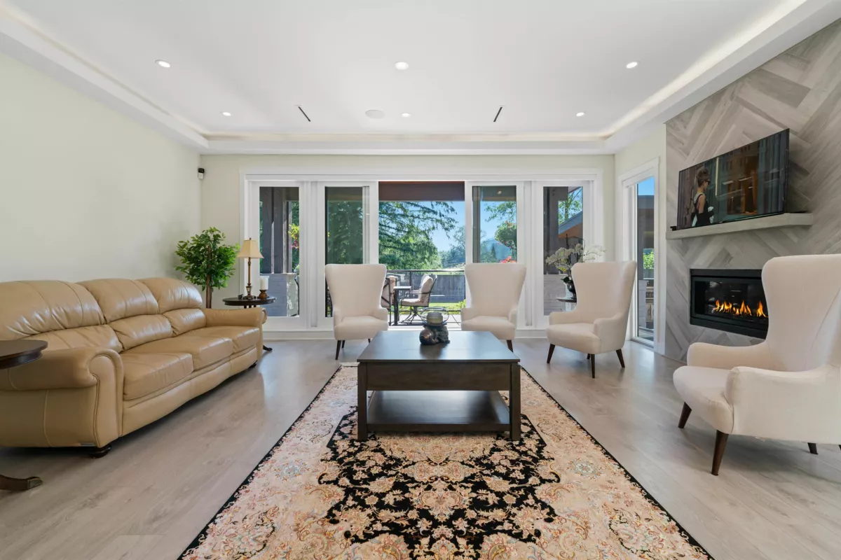 Powder Room Photo of 5199 Cliffridge Avenue, North Vancouver, BC