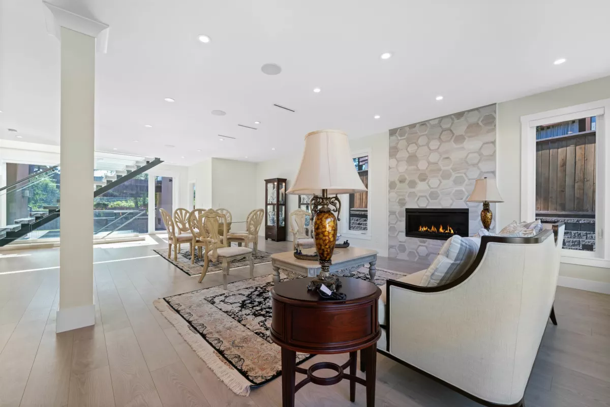 Walk-In Closet Photo of 5199 Cliffridge Avenue, North Vancouver, BC