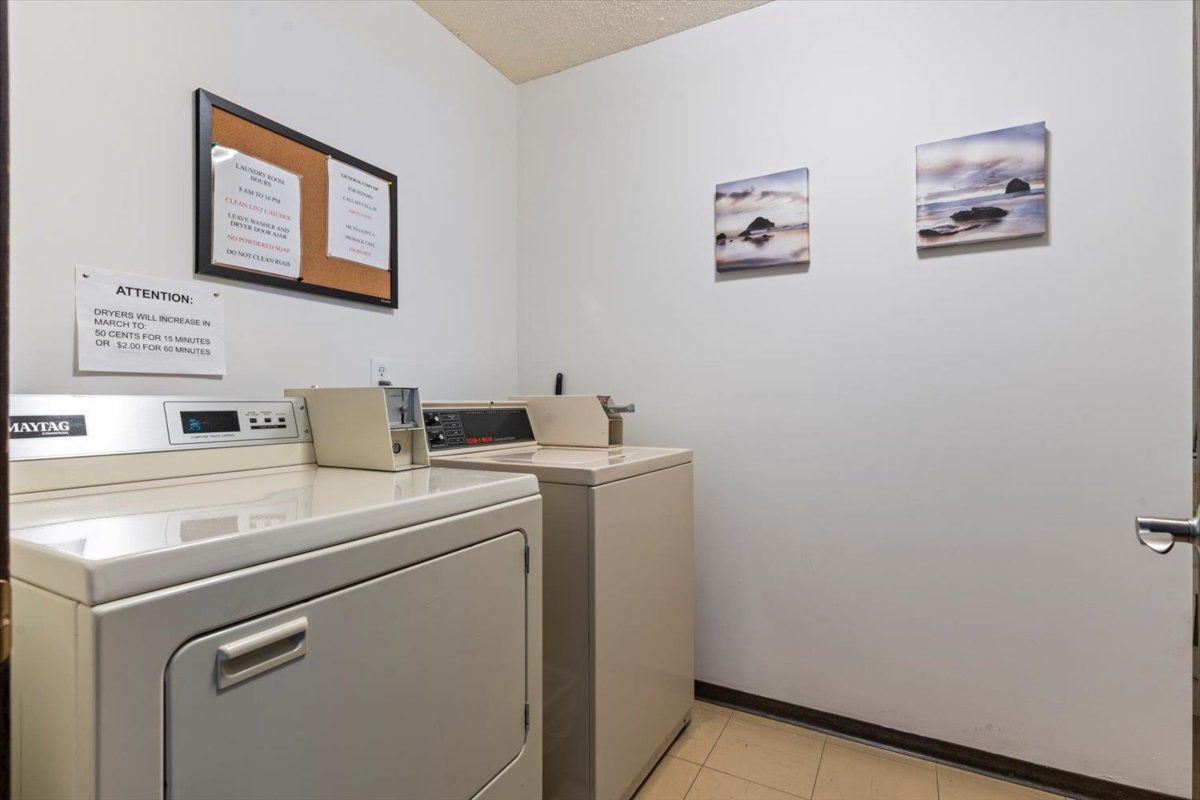 Hallway Photo of 204 9175 Mary Street, Chilliwack, BC